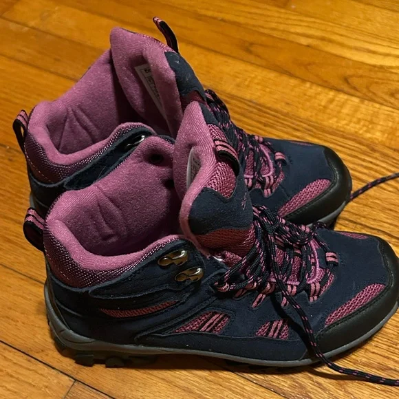 BearPaw Women's Purple and Black Lace-Up Hiking Boots (NWOT) - Picture 6 of 7